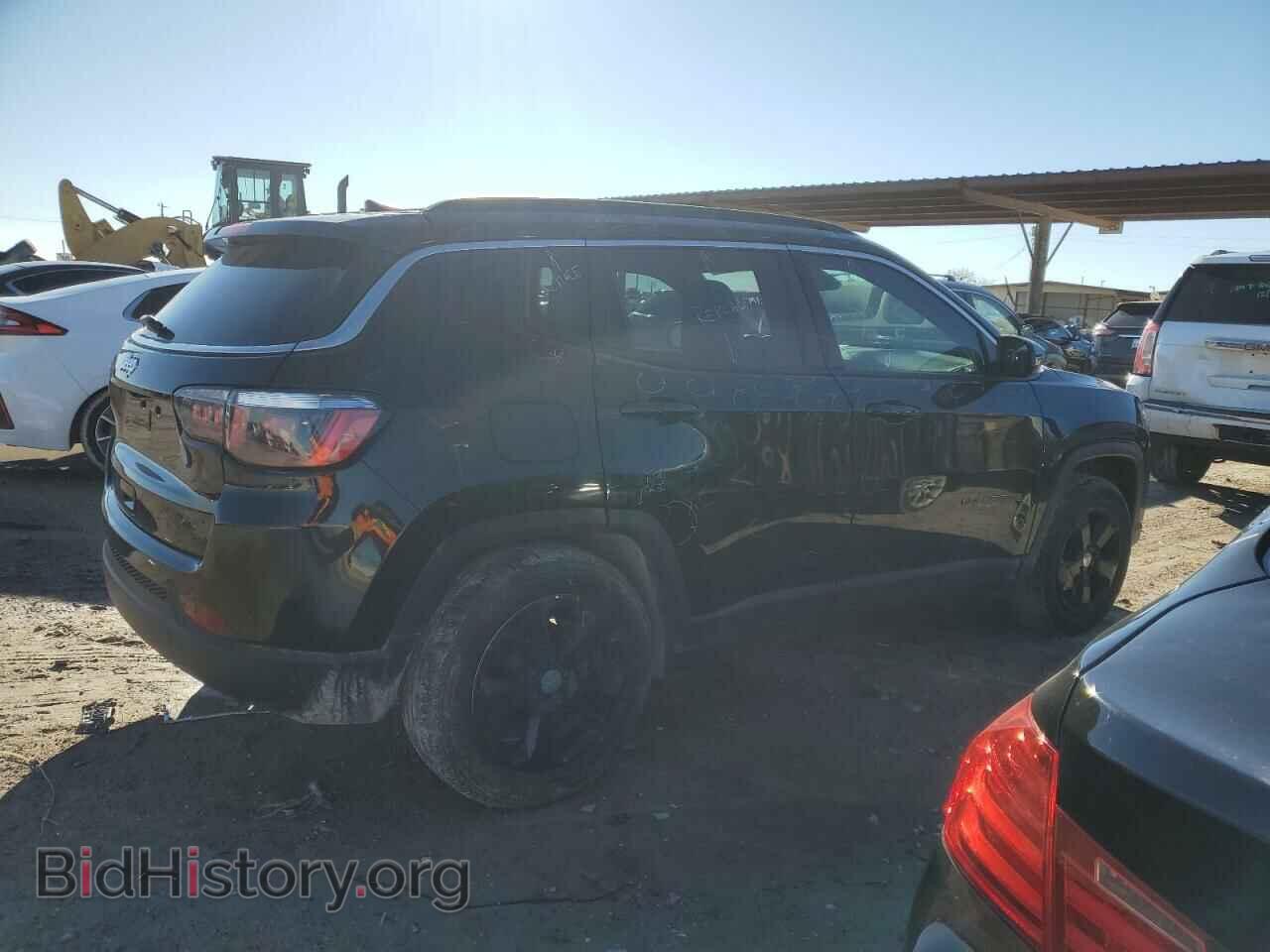2018 JEEP COMPASS - VIN: 3C4NJCBB6JT137564 - Фото 3