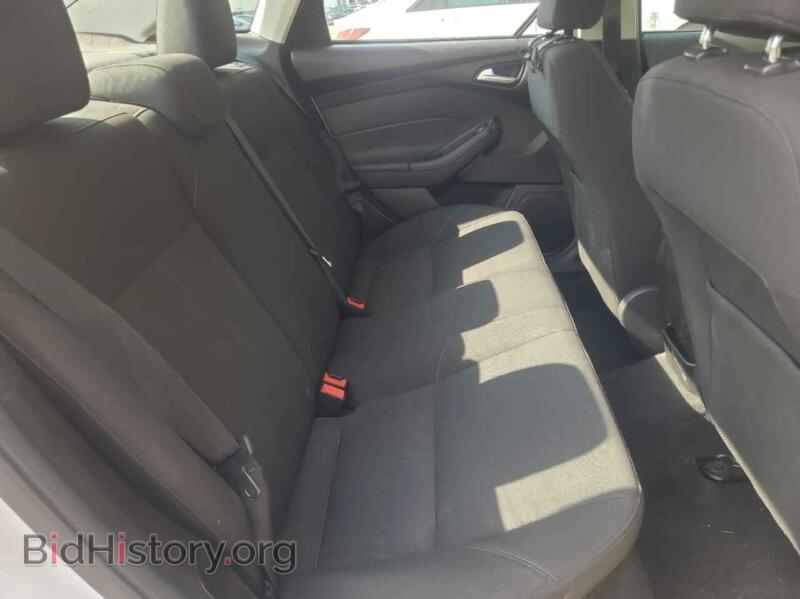 2016 Ford FOCUS (VIN 1FADP3F24GL349233) — фото 6 из 10