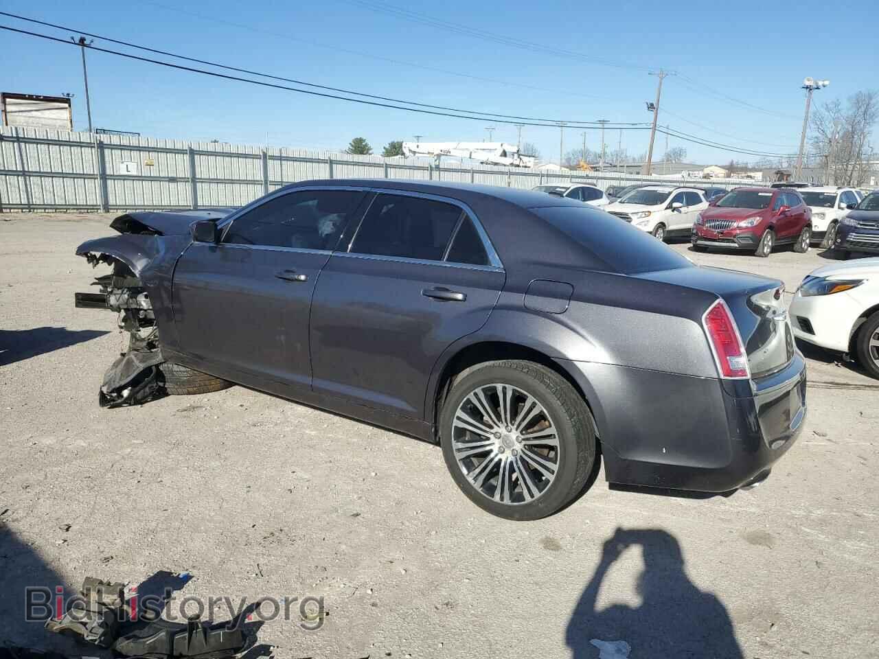2013 CHRYSLER 300 - VIN: 2C3CCABG6DH735480 - Фото 2