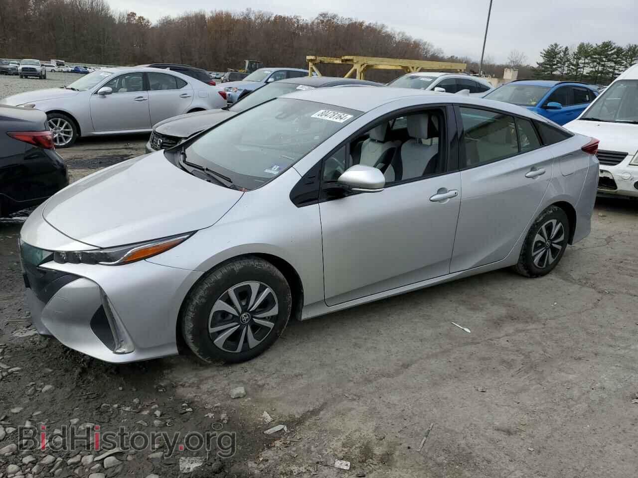 Фотография JTDKARFP1H3005040 - TOYOTA PRIUS 2017