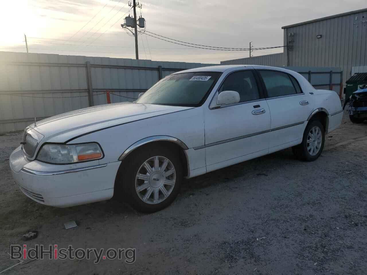 Photo 2LNHM82V19X633700 - LINCOLN TOWNCAR 2009