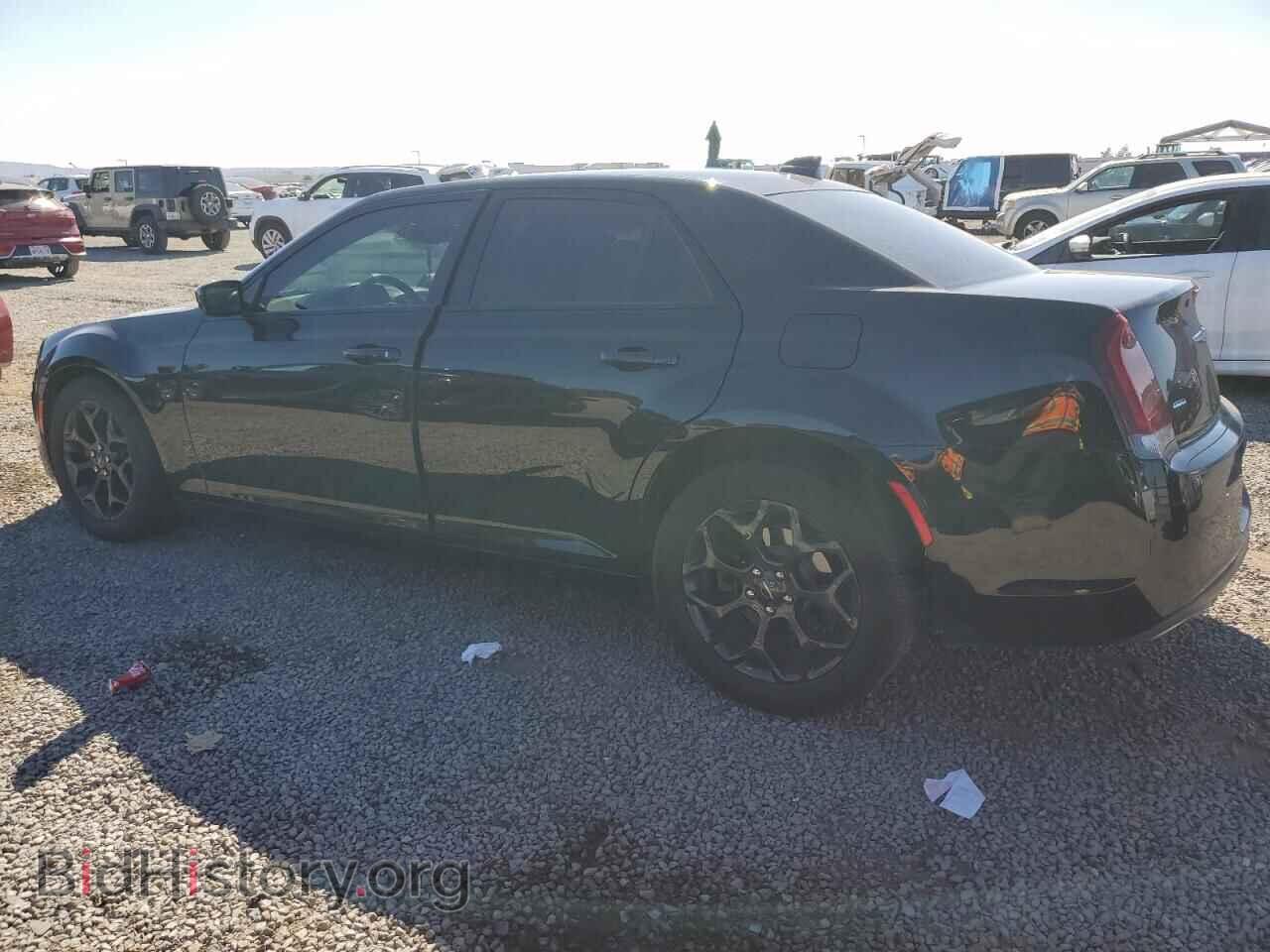 2019 CHRYSLER 300 - VIN: 2C3CCAGG9KH569722 - Фото 2