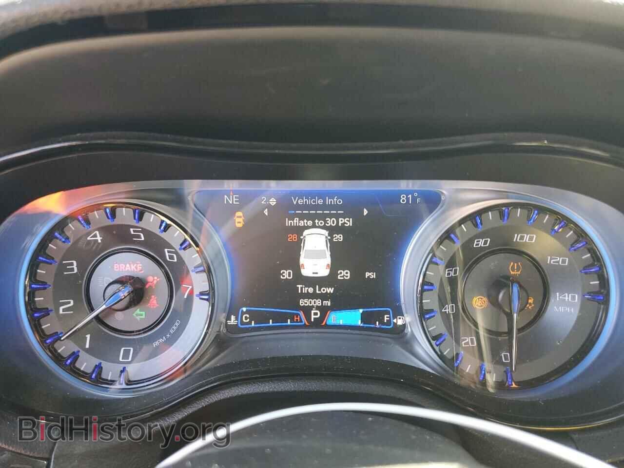 2019 CHRYSLER 300 - VIN: 2C3CCAGG9KH569722 - Фото 9