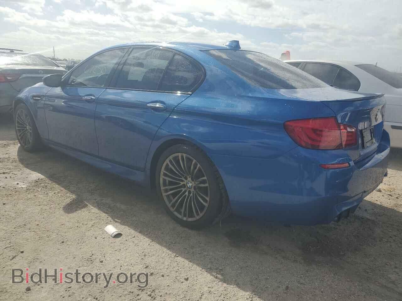 2013 BMW M5 - VIN: WBSFV9C52DC773010 - Фото 2