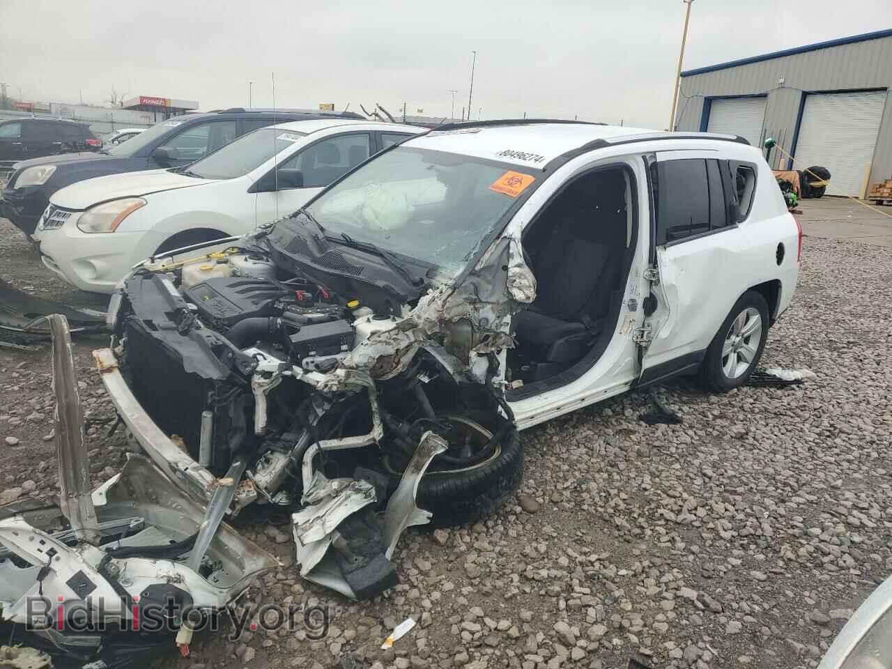 Photo 1J4NT1FB4BD211199 - JEEP COMPASS 2011