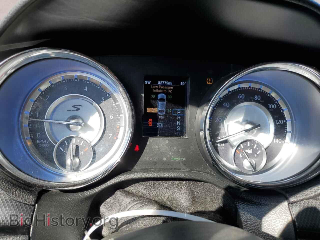 2014 CHRYSLER 300 - VIN: 2C3CCABG3EH179372 - Фото 9