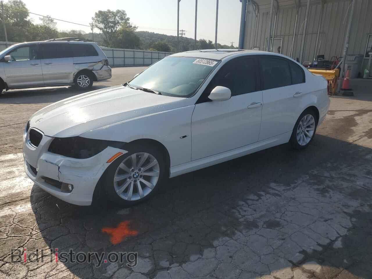 Фотография WBAPH7C56BE677550 - BMW 3 SERIES 2011