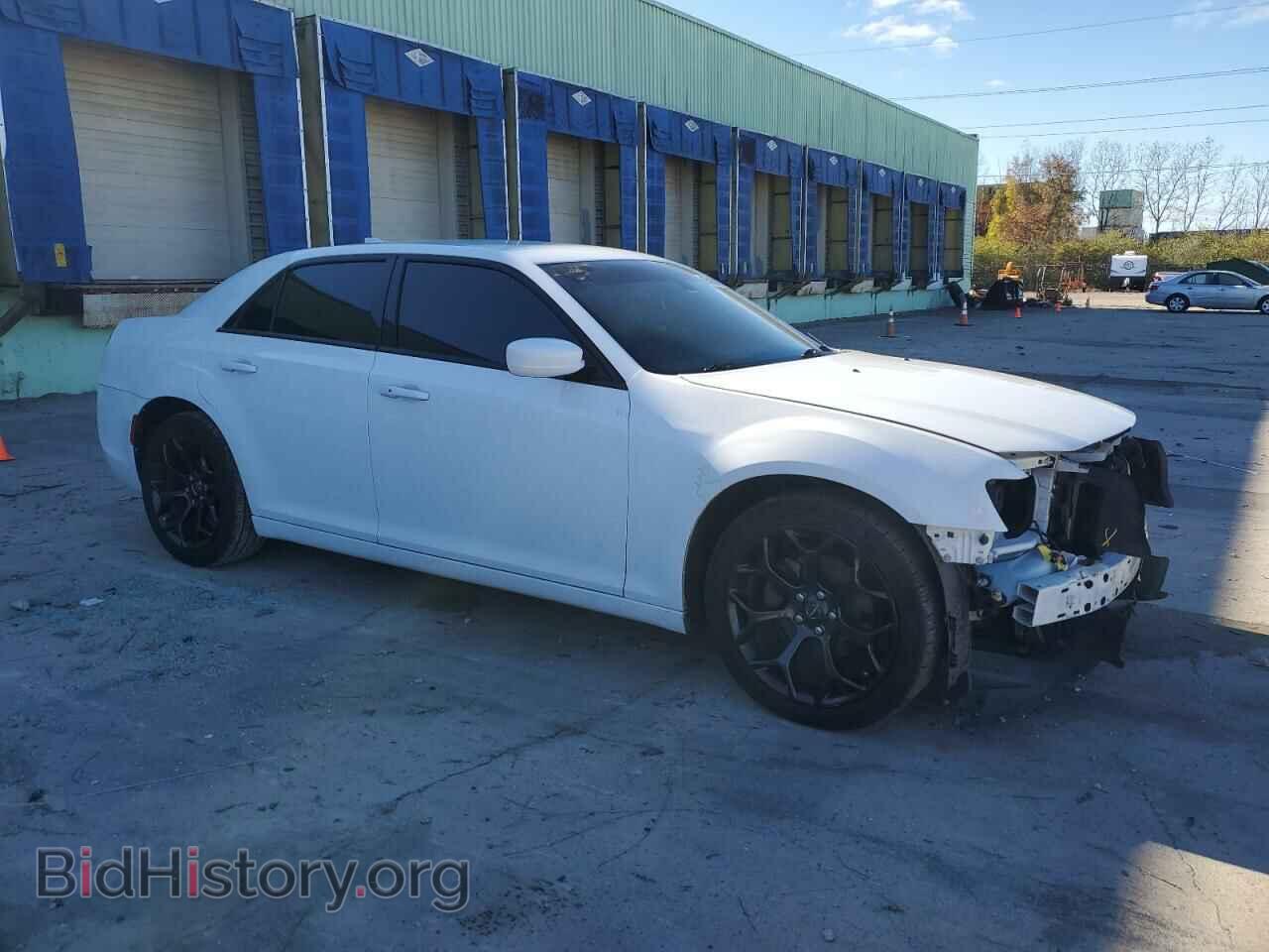 2019 CHRYSLER 300 - VIN: 2C3CCABG1KH538763 - Фото 4