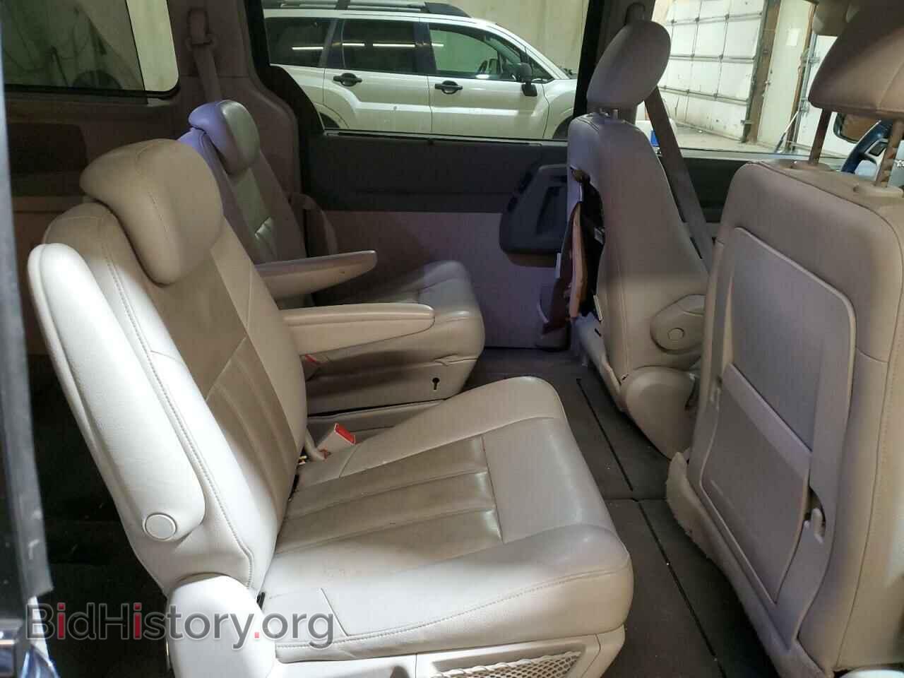 2008 CHRYSLER MINIVAN - VIN: 2A8HR54P98R681069 - Фото 11