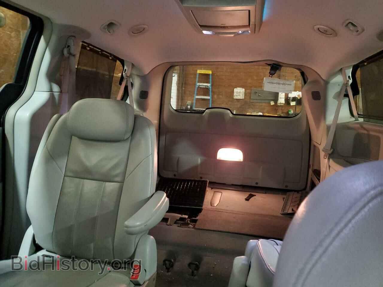 2008 CHRYSLER MINIVAN - VIN: 2A8HR54P98R681069 - Фото 10