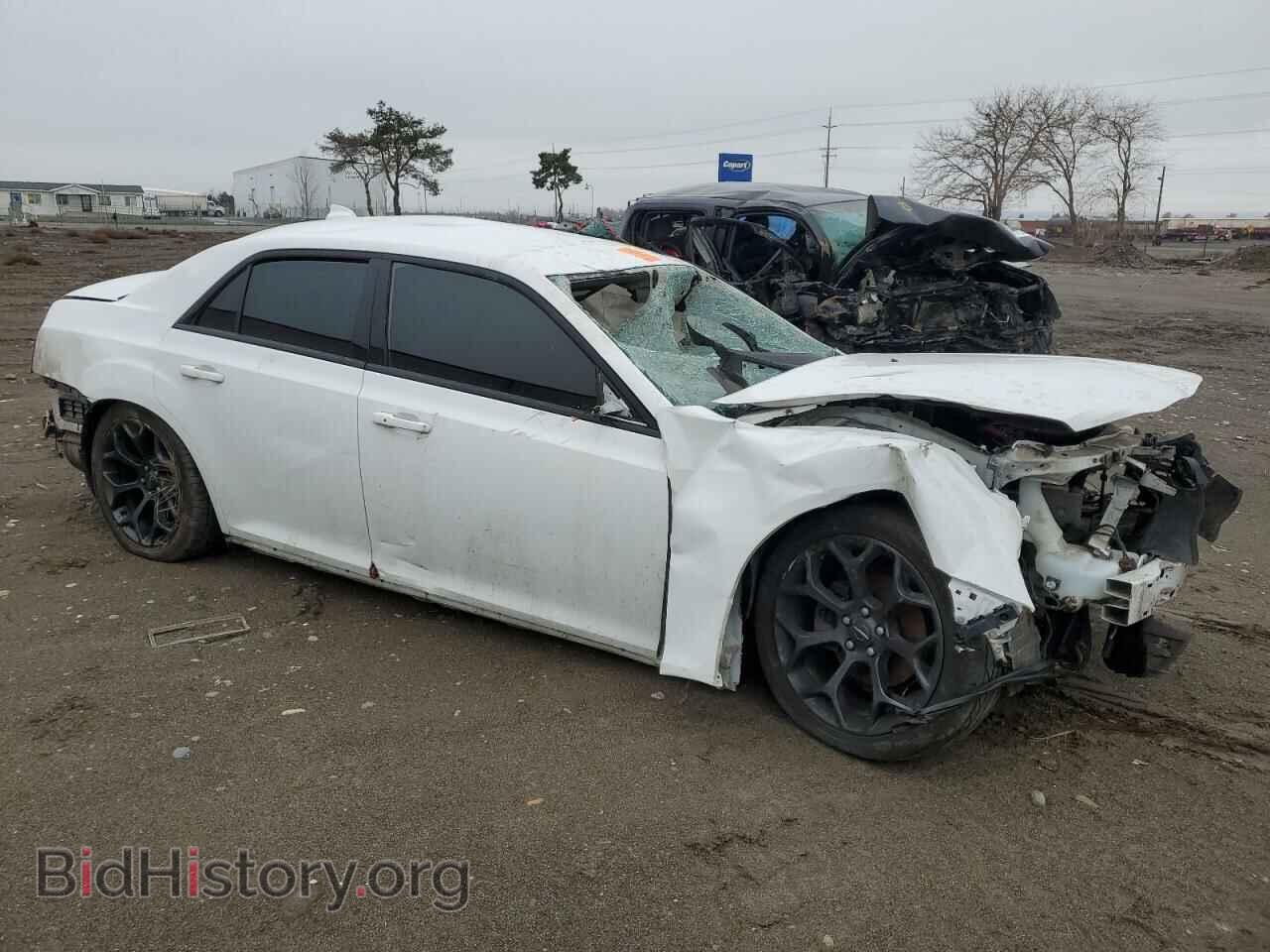 2019 CHRYSLER 300 - VIN: 2C3CCABG5KH516782 - Фото 4
