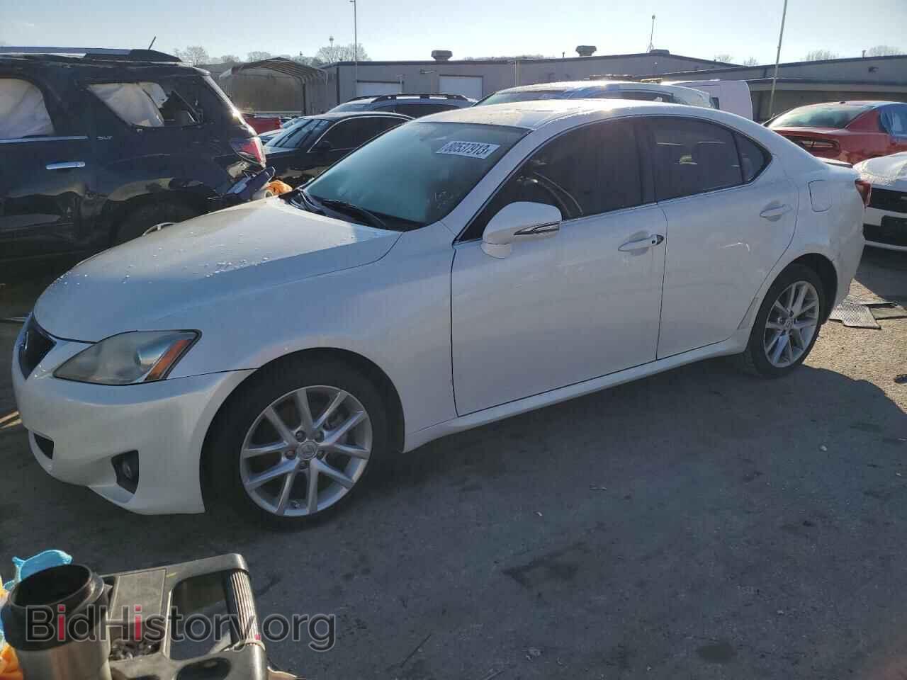 Photo JTHCF5C28B5049733 - LEXUS IS 2011