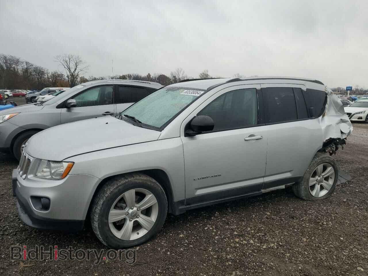 Photo 1J4NF1FB7BD263966 - JEEP COMPASS 2011