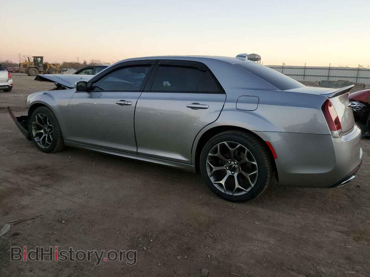 2018 CHRYSLER 300 - VIN: 2C3CCABG7JH266749 - Фото 2