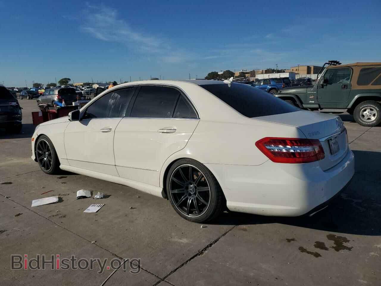 2011 MERCEDES-BENZ E-CLASS - VIN: WDDHF7CB4BA279575 - Фото 2