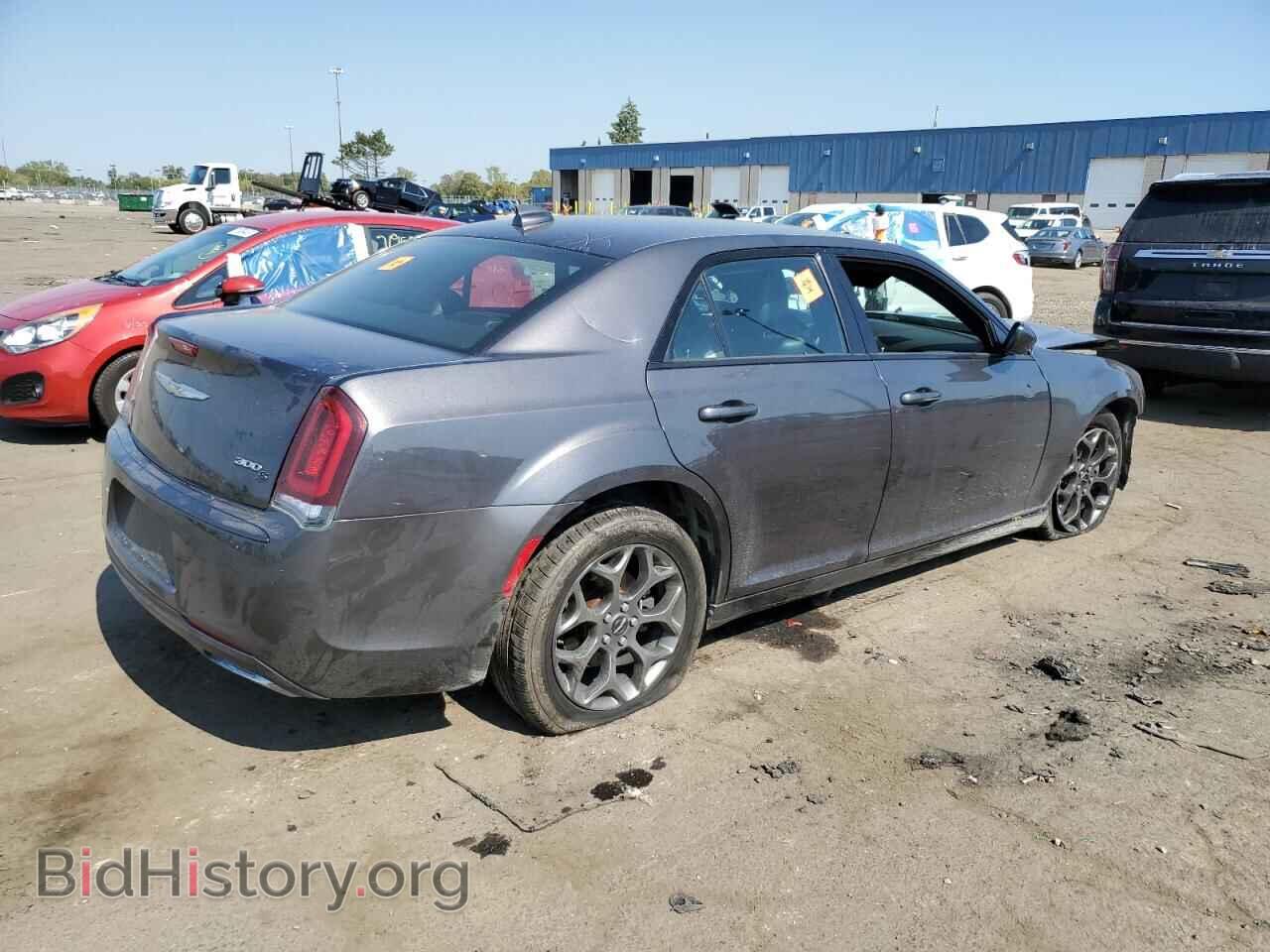 2017 CHRYSLER 300 - VIN: 2C3CCAGGXHH542490 - Фото 3