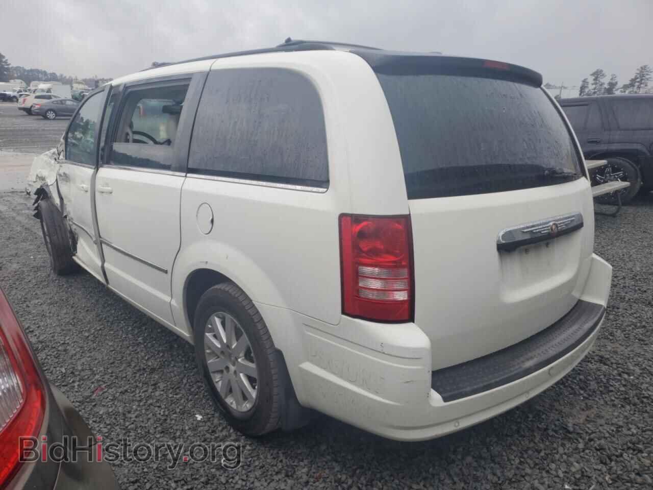 2010 CHRYSLER MINIVAN - VIN: 2A4RR5DXXAR150085 - Photo 2