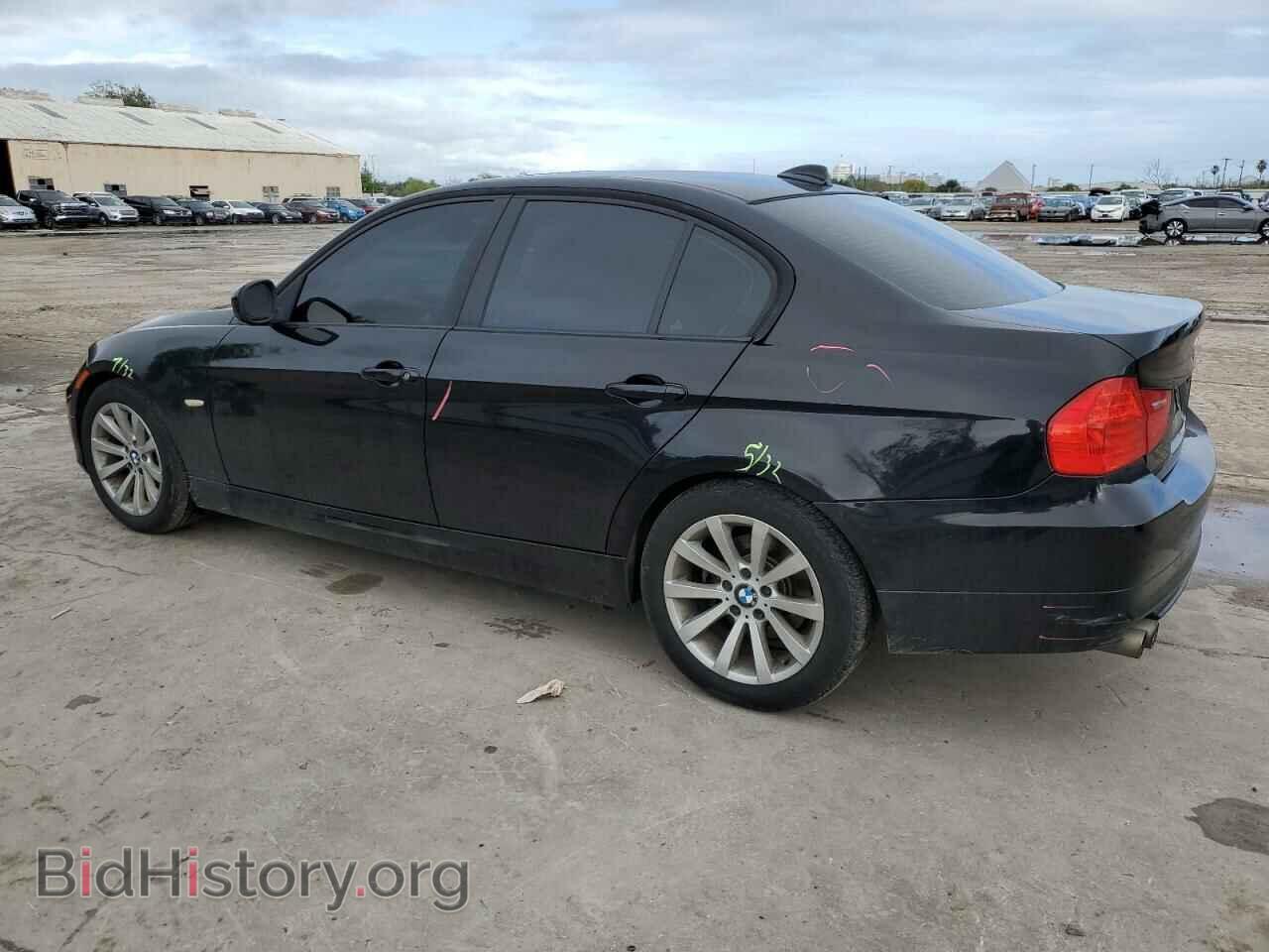 2011 BMW 3 SERIES - VIN: WBAPH7C55BE126459 - Фото 2