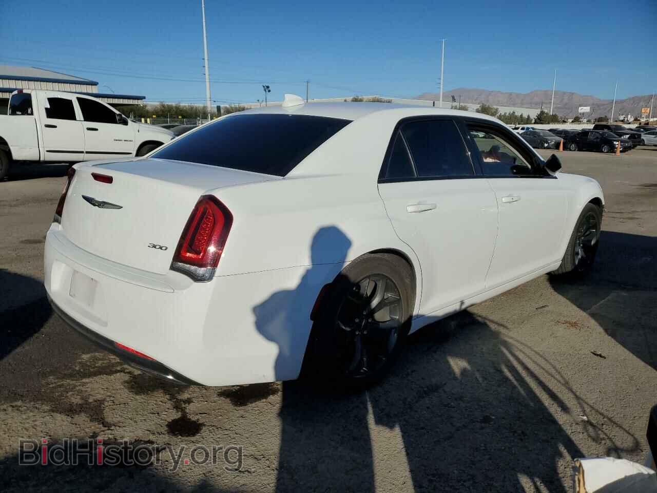 2019 CHRYSLER 300 - VIN: 2C3CCAAG9KH740719 - Фото 3
