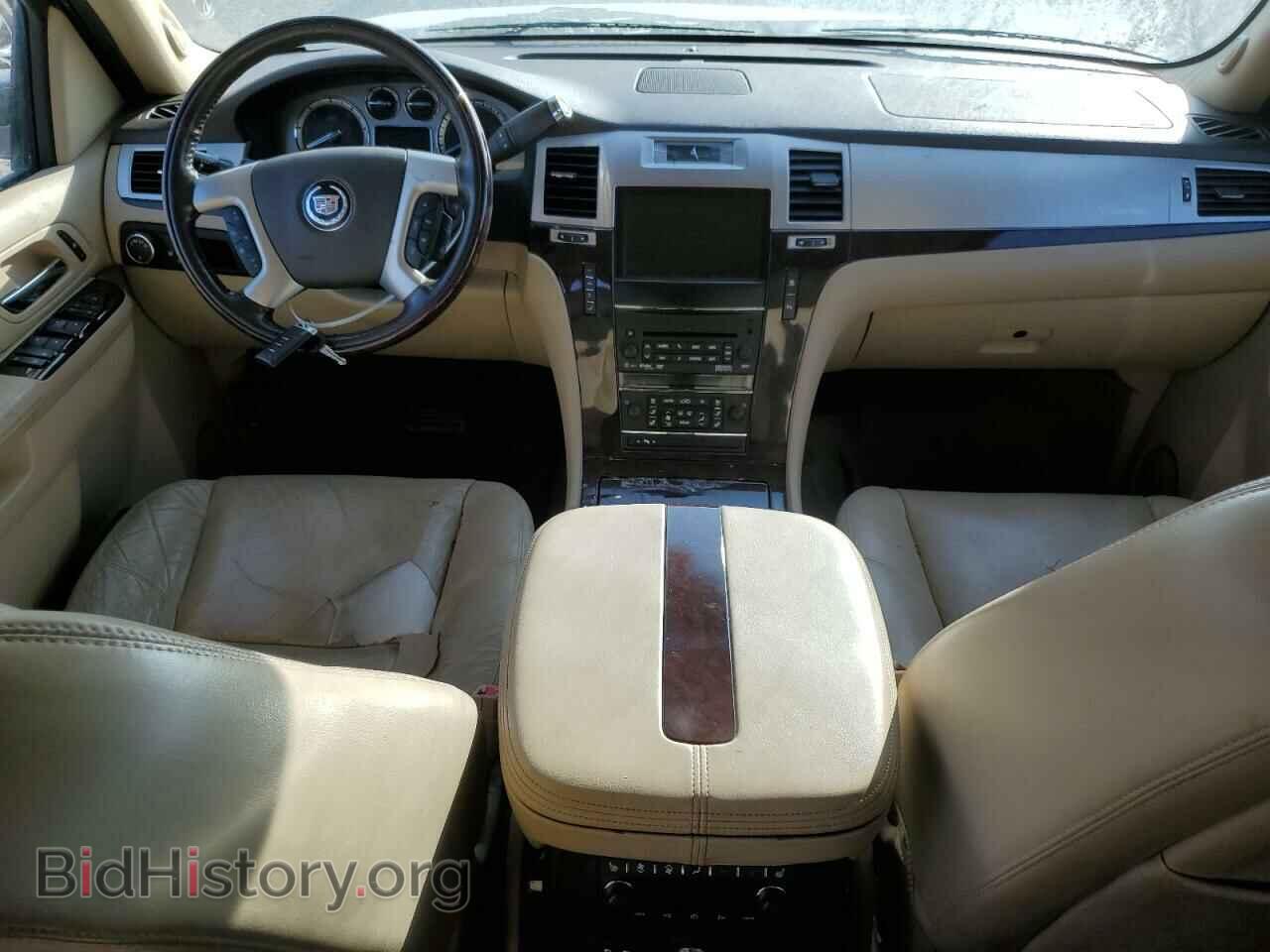 2011 CADILLAC ESCALADE - VIN: 1GYS4BEF9BR161736 - Фото 8