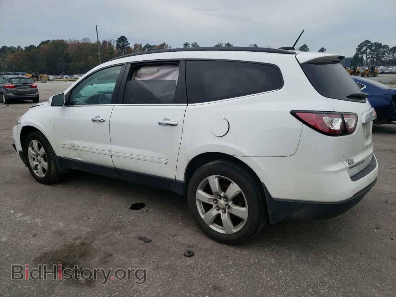 2017 CHEVROLET TRAVERSE - VIN: 1GNKVGKD2HJ352707 - Фото 2