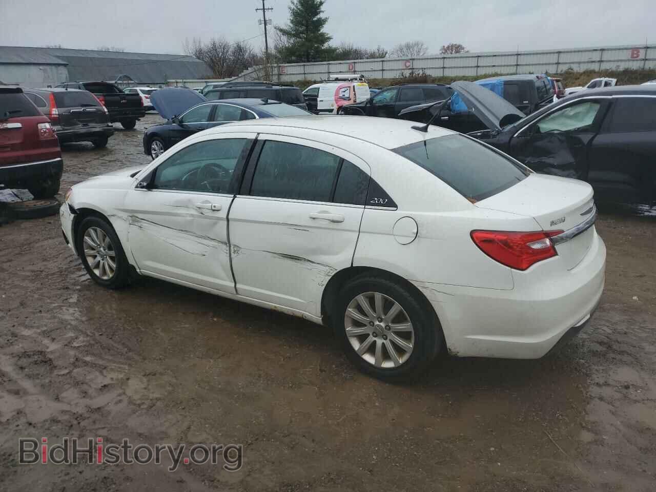 2011 CHRYSLER 200 - VIN: 1C3BC1FBXBN522479 - Фото 2