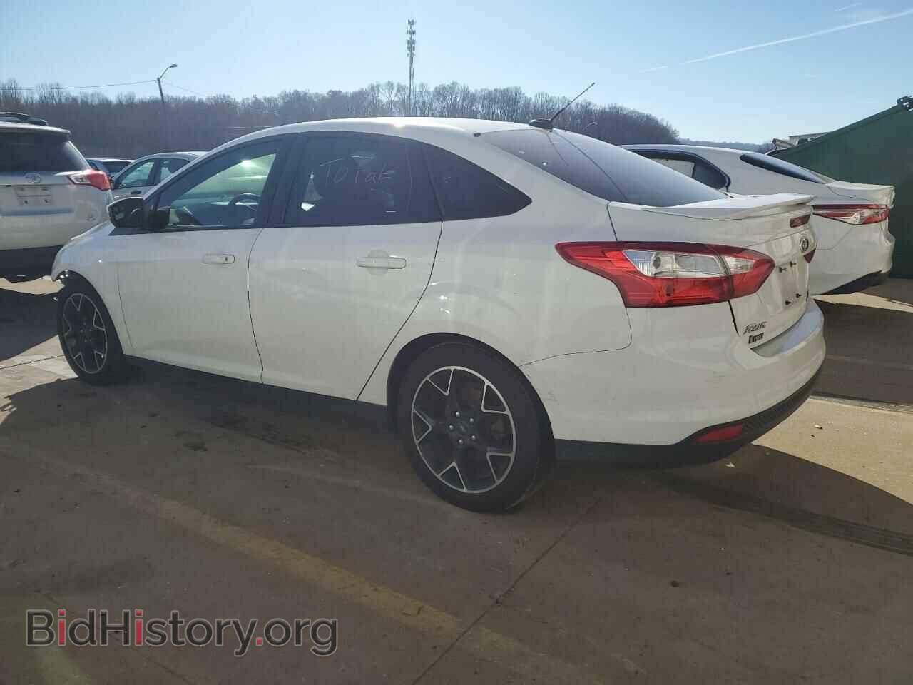 2013 FORD FOCUS - VIN: 1FADP3F20DL104666 - Фото 2