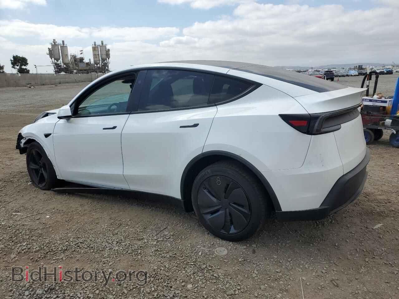 2026 TESLA MODEL Y - VIN: 7SAYGDEEXTF363229 - Фото 2