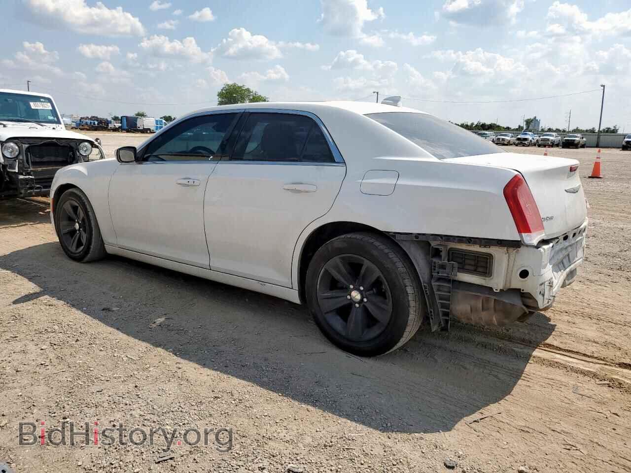 2016 CHRYSLER 300 - VIN: 2C3CCAAG2GH207005 - Фото 2