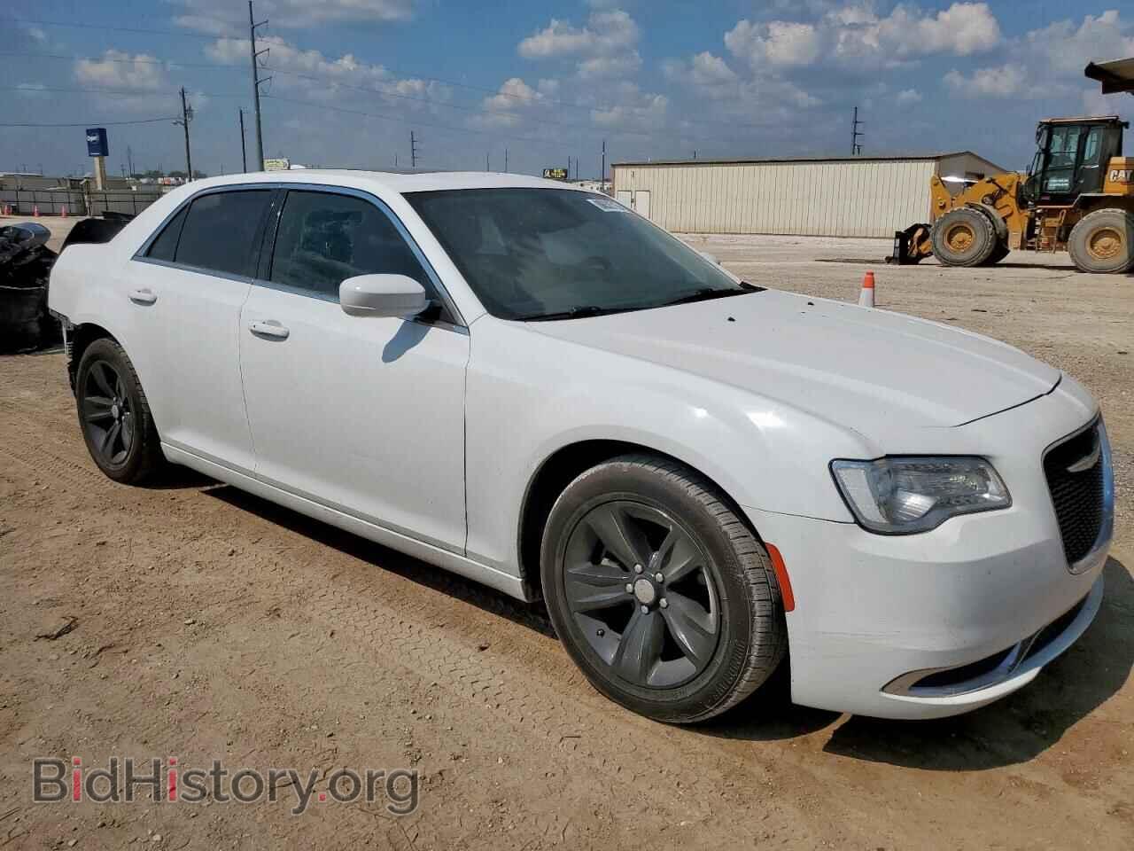2016 CHRYSLER 300 - VIN: 2C3CCAAG2GH207005 - Фото 4