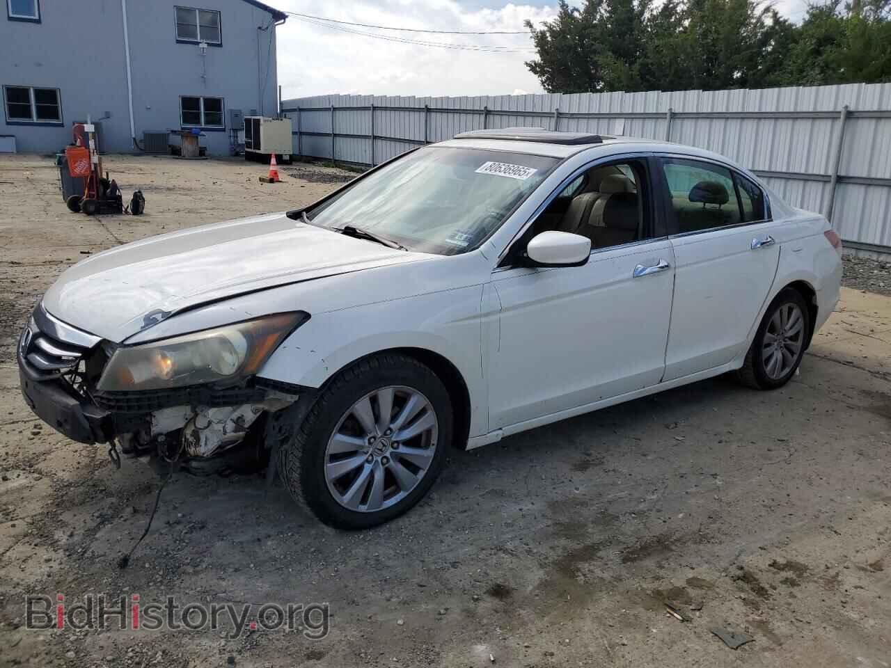 Фотография 1HGCP3F80BA028130 - HONDA ACCORD 2011