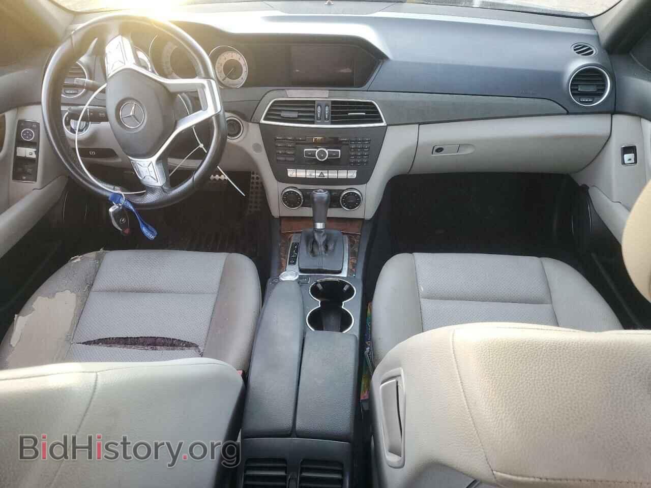 2012 MERCEDES-BENZ C-CLASS - VIN: WDDGF4HB9CA677207 - Фото 8