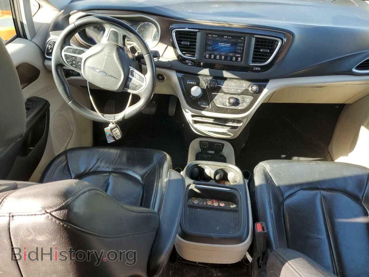 2018 CHRYSLER All Models - VIN: 2C4RC1BG6JR211032 - Фото 8