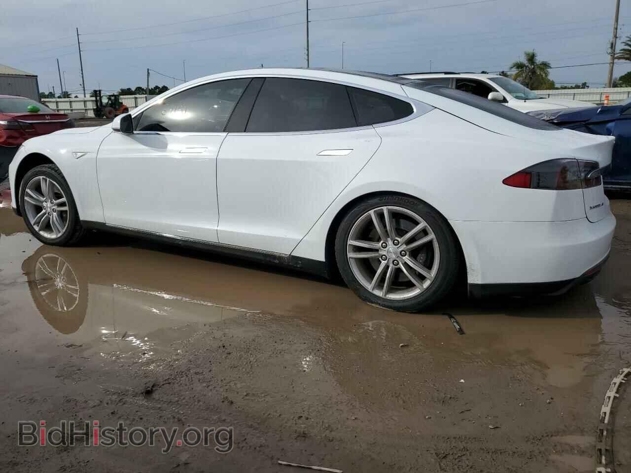 2013 TESLA MODEL S - VIN: 5YJSA1AG2DFP09818 - Фото 2