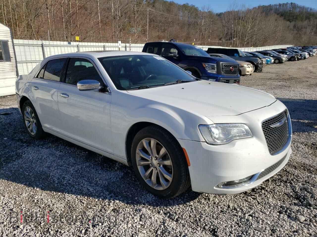 2019 CHRYSLER 300 - VIN: 2C3CCAKG1KH569138 - Фото 4