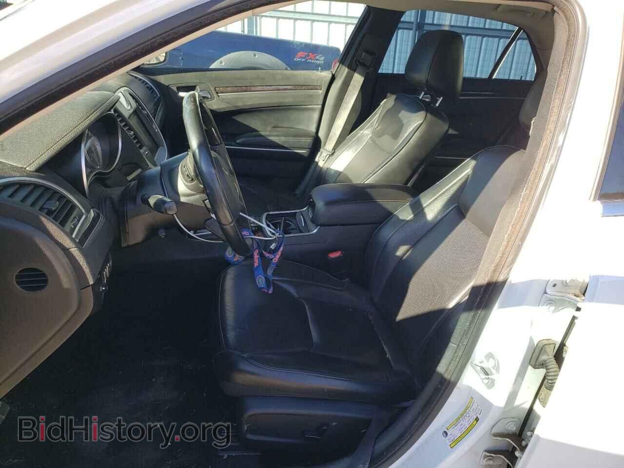 2019 CHRYSLER 300 - VIN: 2C3CCAKG1KH569138 - Фото 7