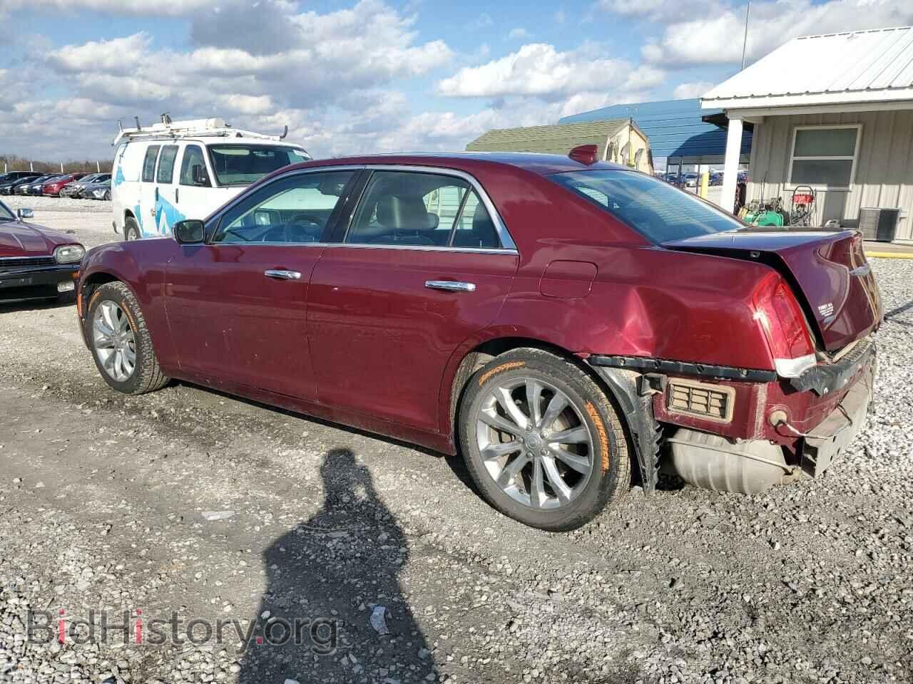 2019 CHRYSLER 300 - VIN: 2C3CCAKG3KH723087 - Фото 2