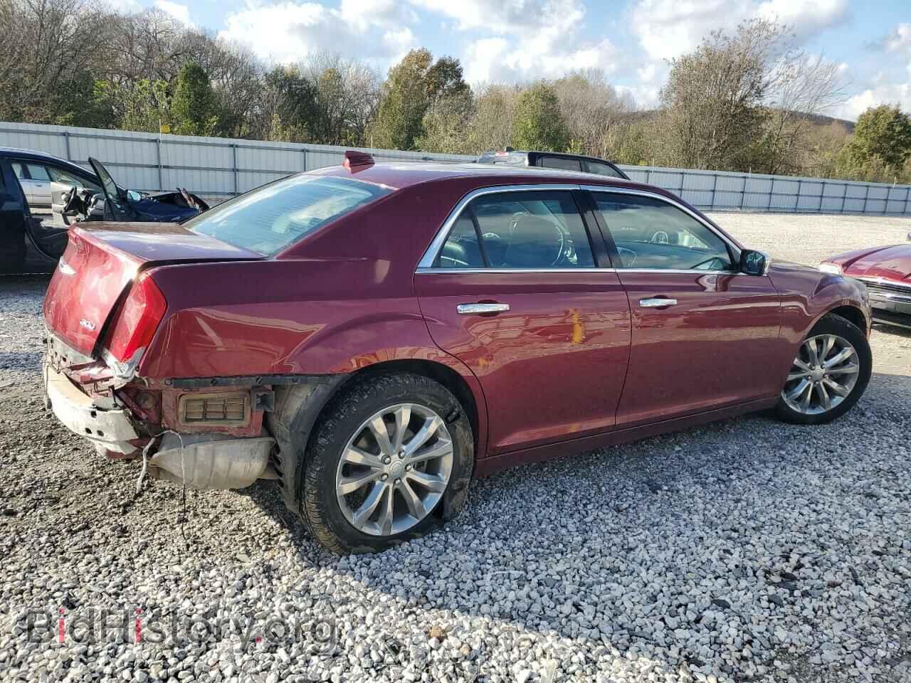 2019 CHRYSLER 300 - VIN: 2C3CCAKG3KH723087 - Фото 3