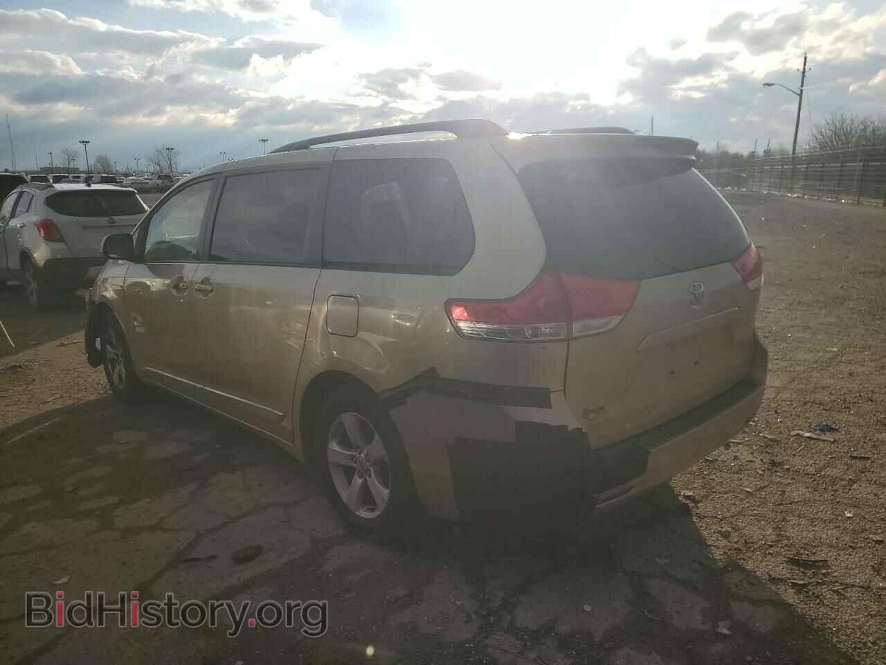 2011 TOYOTA All Models - VIN: 5TDKK3DCXBS170424 - Фото 2