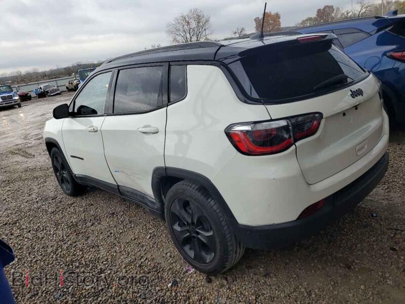 2020 Jeep COMPASS (VIN 3C4NJCBB3LT114911) — фото 2 из 13