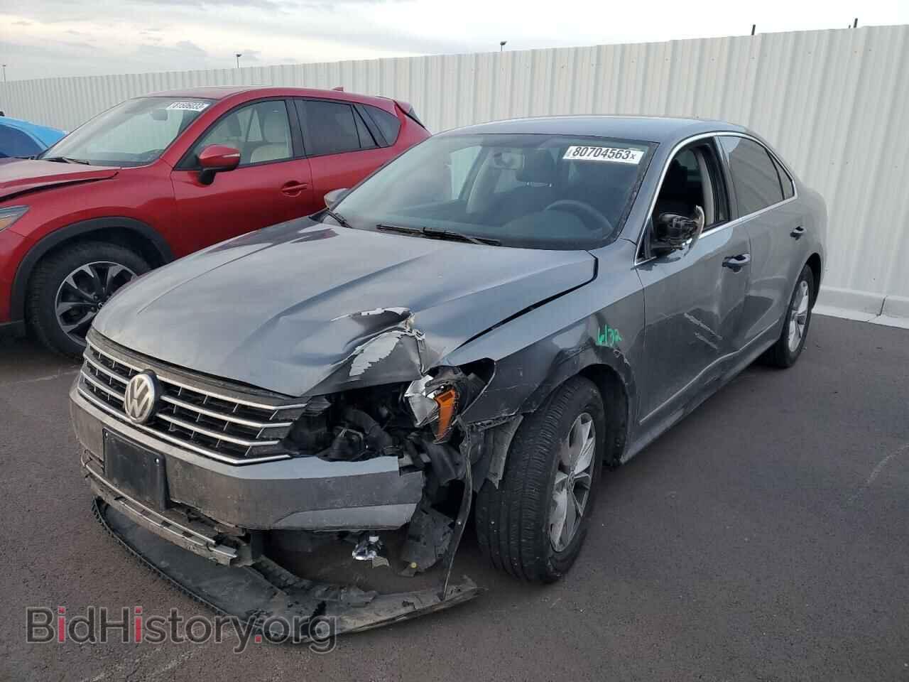 Photo 1VWAT7A33HC078714 - VOLKSWAGEN PASSAT 2017