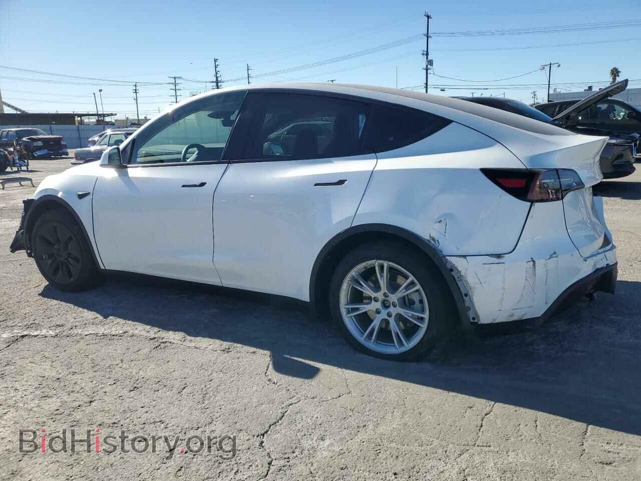 2024 TESLA MODEL Y - VIN: 7SAYGDEE4RA267408 - Photo 2