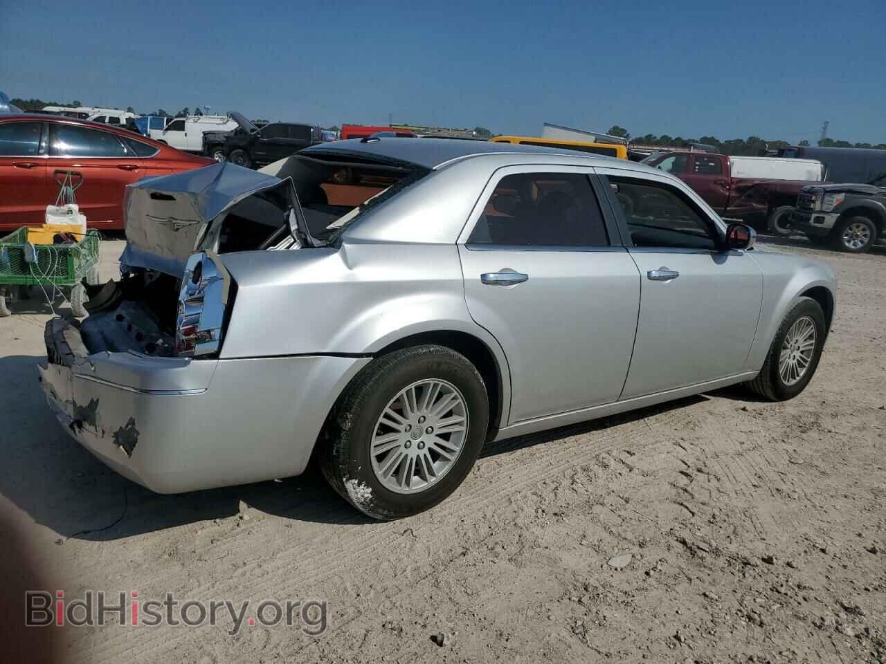 2010 CHRYSLER 300 - VIN: 2C3CA5CV6AH201188 - Фото 3