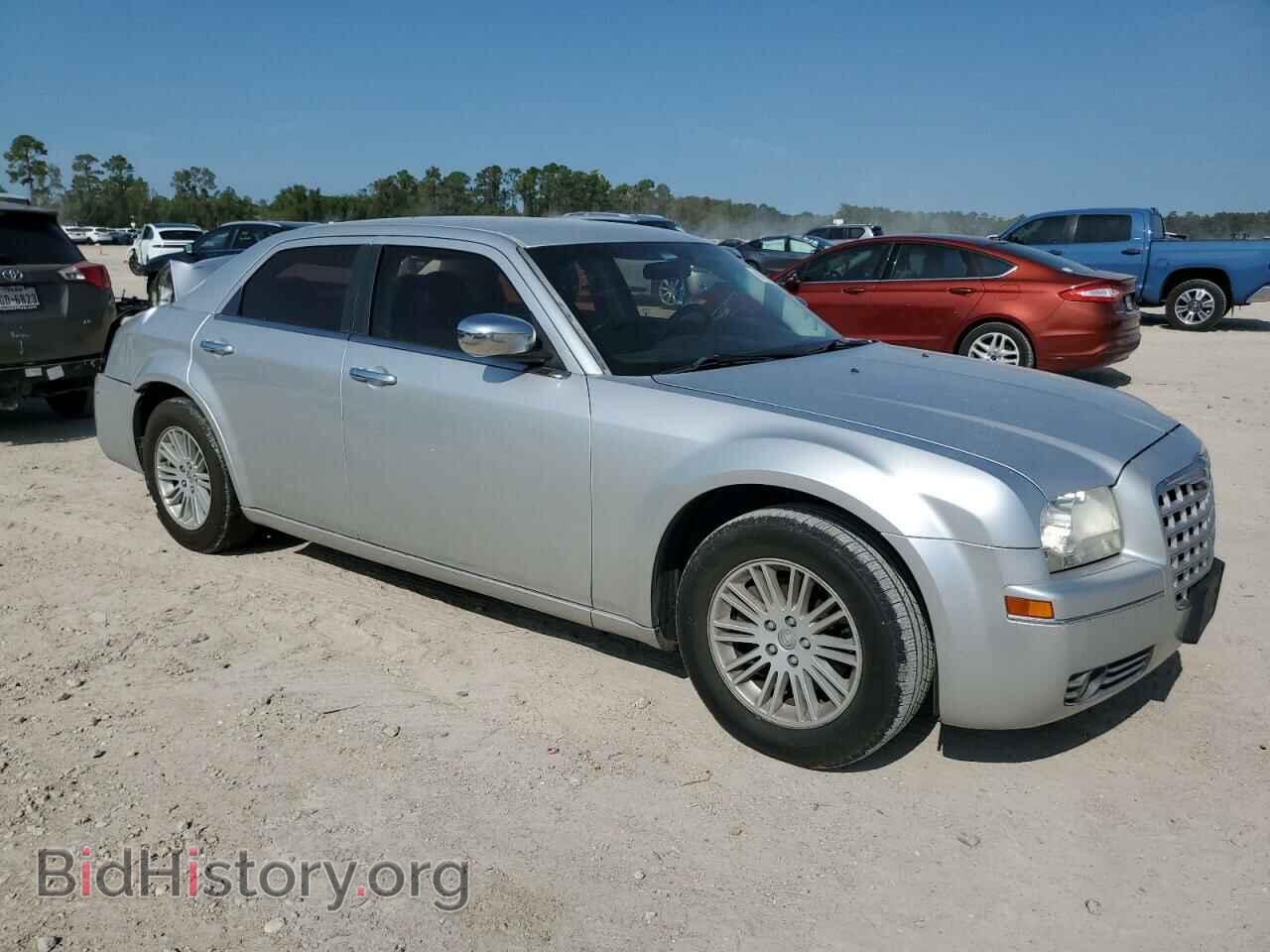 2010 CHRYSLER 300 - VIN: 2C3CA5CV6AH201188 - Фото 4