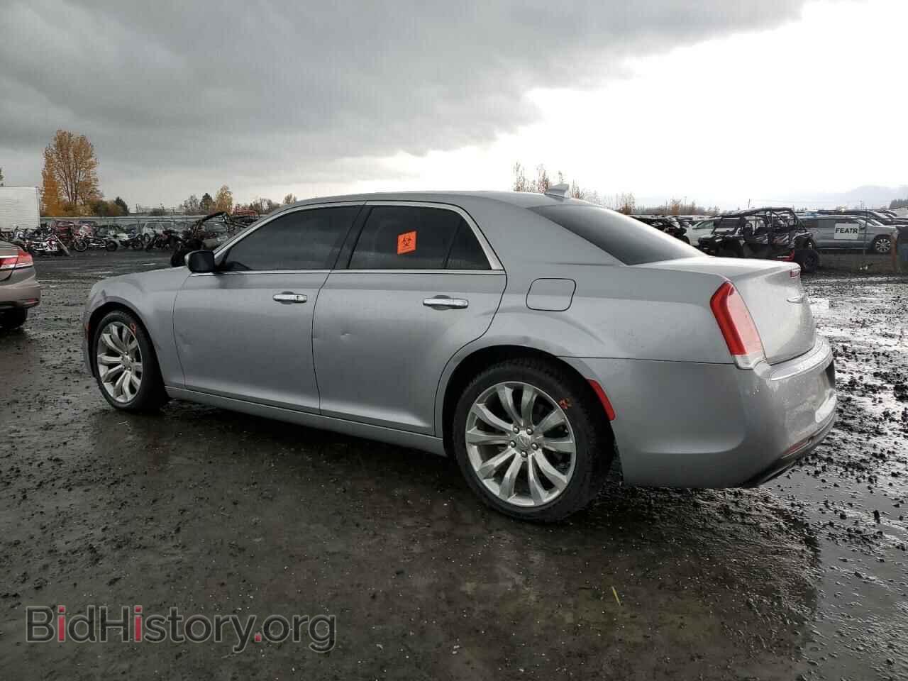 2017 CHRYSLER 300 - VIN: 2C3CCAEG2HH645647 - Фото 2