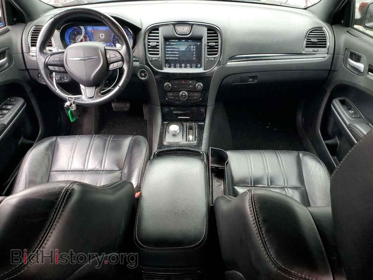 2019 CHRYSLER 300 - VIN: 2C3CCAGG9KH610740 - Фото 8