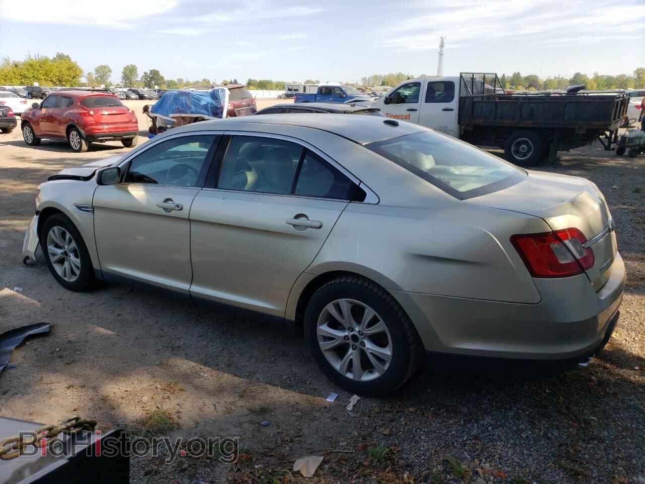 2011 FORD TAURUS - VIN: 1FAHP2EW6BG126435 - Фото 2