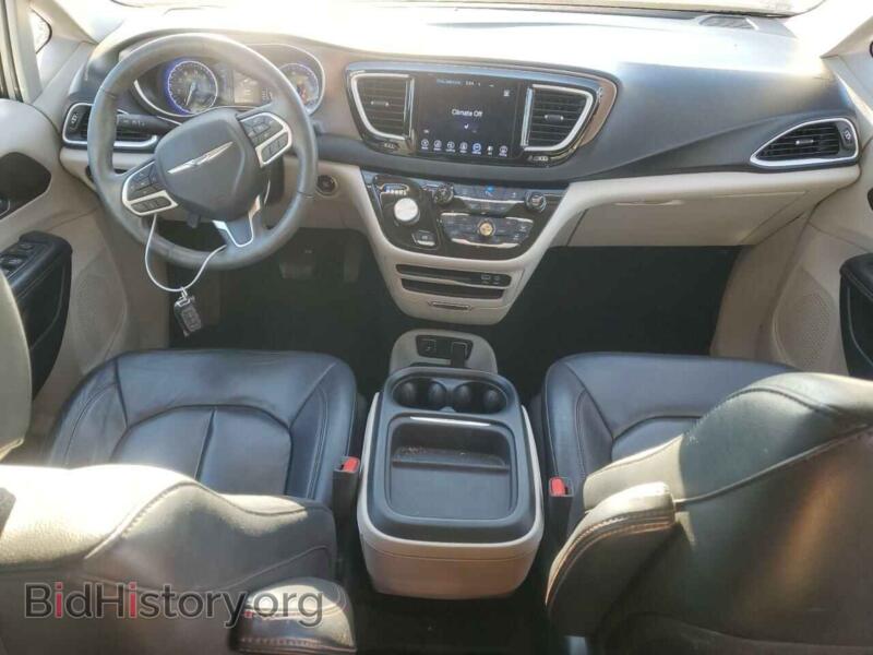 2017 Chrysler PACIFICA (VIN 2C4RC1BG7HR710741) — фото 8 из 13