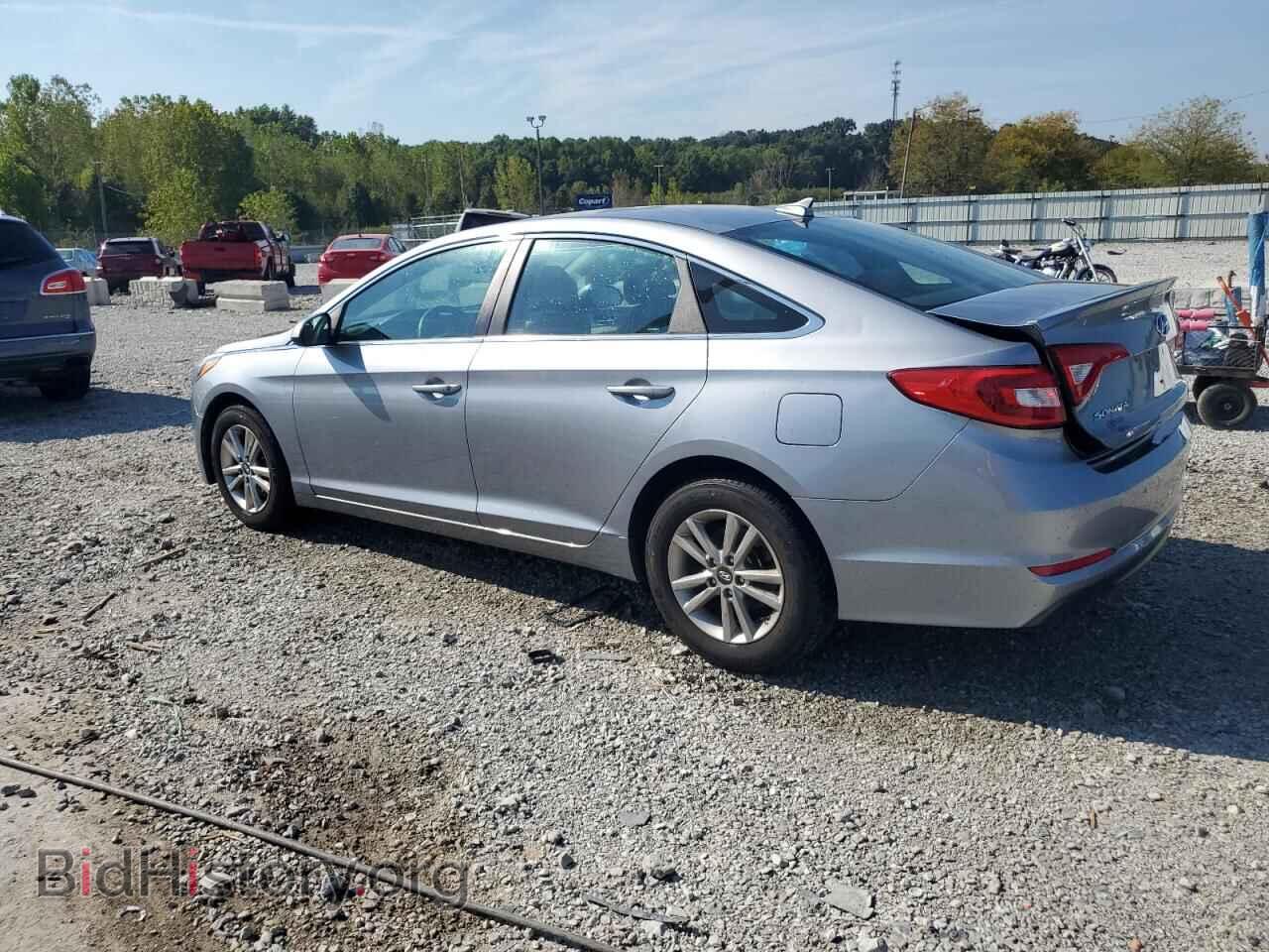 2017 HYUNDAI SONATA - VIN: 5NPE24AFXHH557121 - Фото 2
