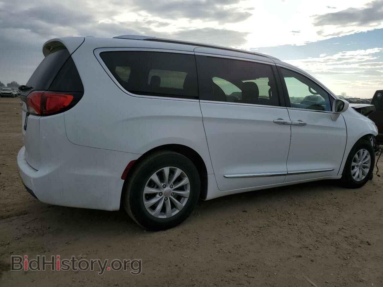 2019 CHRYSLER PACIFICA - VIN: 2C4RC1BG7KR566910 - Фото 3